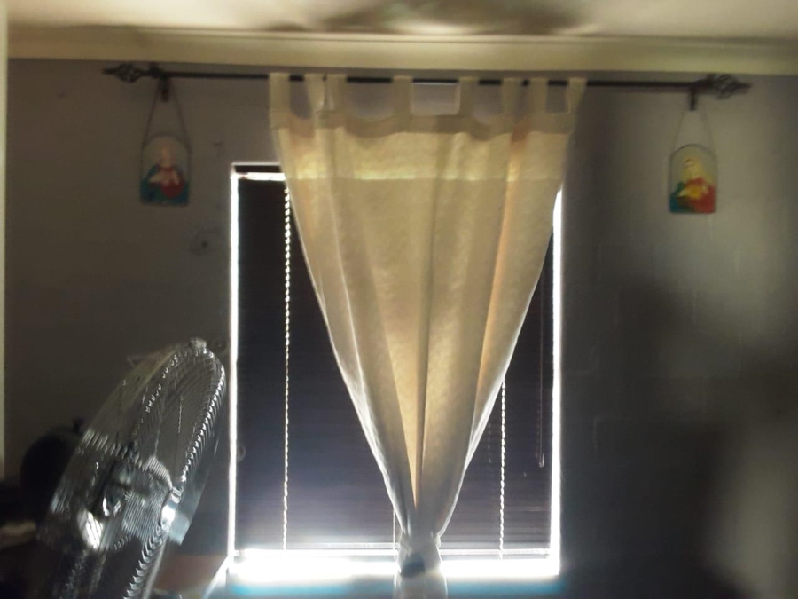 2 Bedroom Property for Sale in Zonnebloem Western Cape